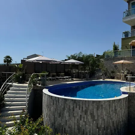 Oikia Athena Apartments-the East Rose