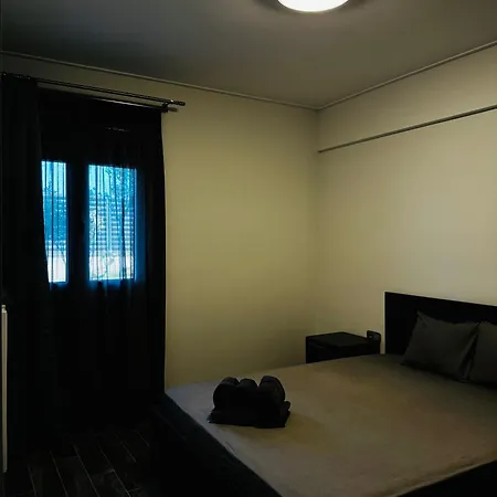Oikia Athena Apartments-the East Rose Apartment