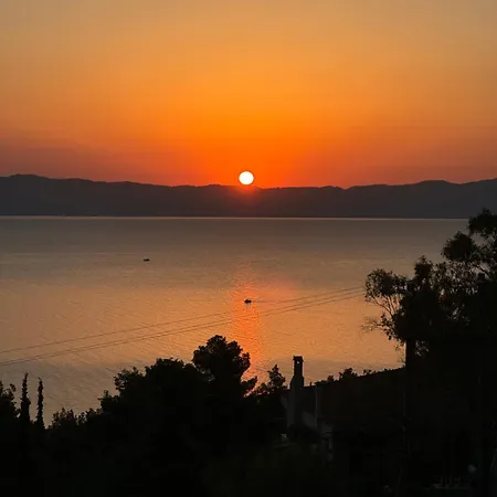 Oikia Athena Apartments-the East Rose * Theologos (Phthiotis)