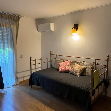 Oikia Athena Apartments-the East Rose Apartment Theologos (Phthiotis)