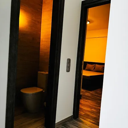 Oikia Athena Apartments-the East Rose Apartment