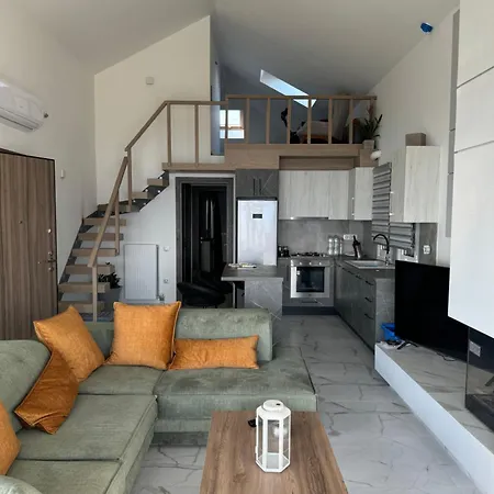 Oikia Athena Apartments-the East Rose Apartment *