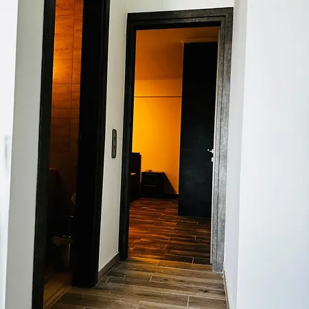 Oikia Athena Apartments-the East Rose