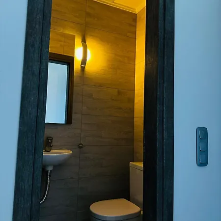 Oikia Athena Apartments-the East Rose Apartment